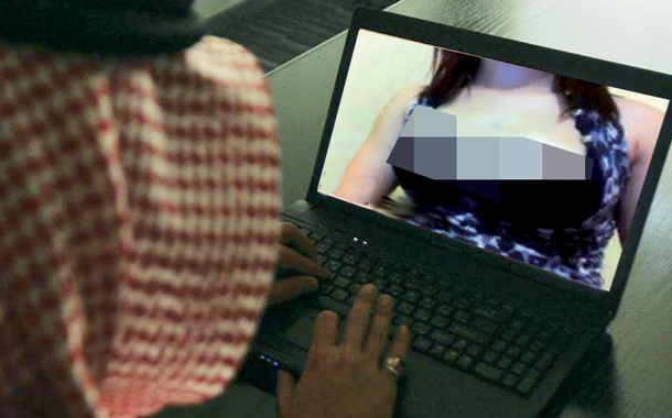 شابة هددت عشيقها الخليجي بنشر صوره الفاضحة شابة هددت عشيقها الخليجي بنشر صوره الفاضحة