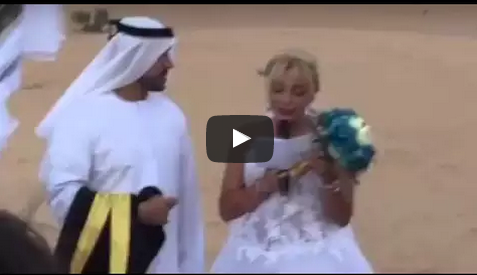 بالفيديو: زفاف غريب بين فرنسية وإماراتي في الصحراء