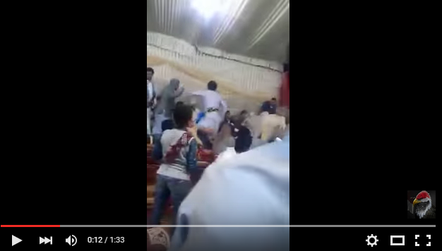 ثور هائج يقتحم حفل زفاف .. شاهد ماذا فعل