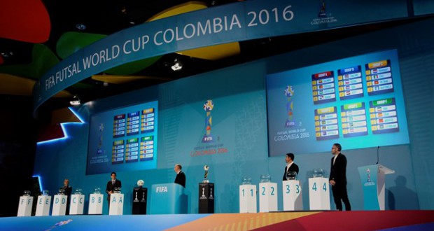 قرعة كأس العالم لكرة القدم داخل القاعة 2016 تضع المنتخب المغربي وحامل اللقب في نفس المجموعة قرعة كأس العالم لكرة القدم داخل القاعة 2016 تضع المنتخب المغربي وحامل اللقب في نفس المجموعة