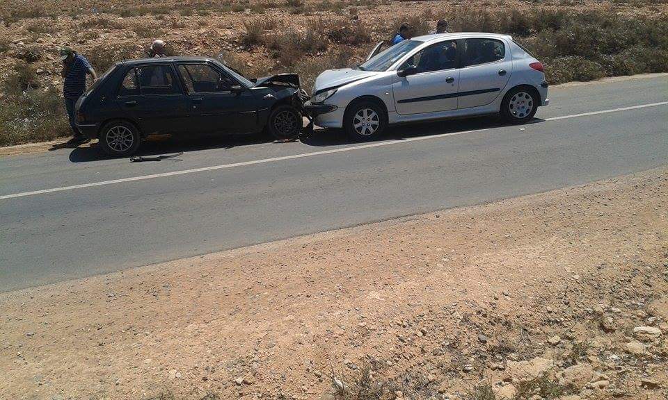 تيزنيت : حادثة سير بين تيزنيت و ميرلفت تيزنيت : حادثة سير بين تيزنيت و ميرلفت