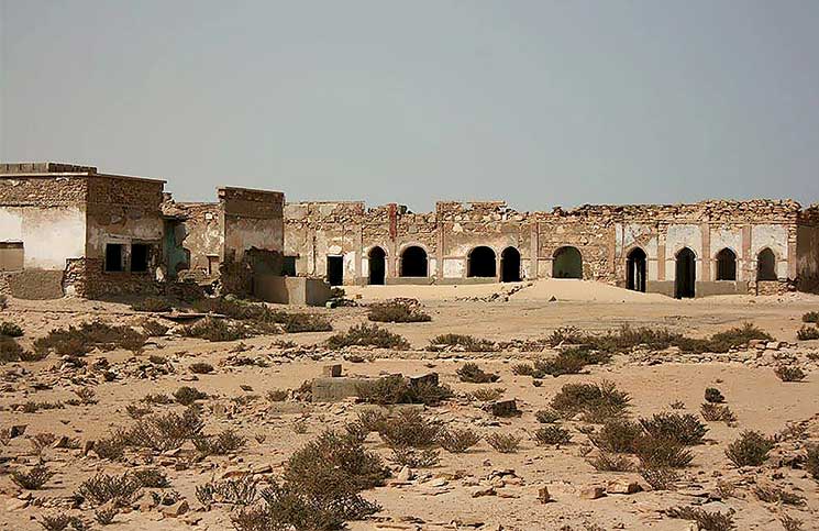 مدينة «لكويرة» تحكمها موريتانيا ويتنازعها المغرب والبوليساريو: لؤلؤة سياحية منسية لكنها تغتسل بأمواج الأطلسي مدينة «لكويرة» تحكمها موريتانيا ويتنازعها المغرب والبوليساريو: لؤلؤة سياحية منسية لكنها تغتسل بأمواج الأطلسي