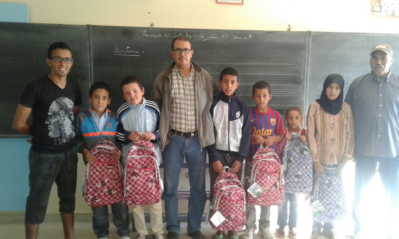 المعدر الكبير:توزيع حقائب مدرسية على تلامذة وحدة الكرارة المعدر الكبير:توزيع حقائب مدرسية على تلامذة وحدة الكرارة