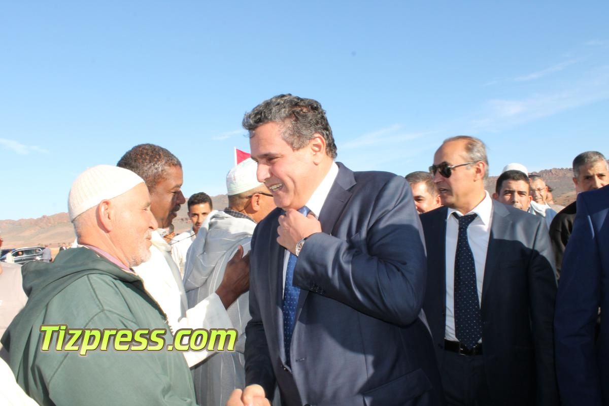 أخنوش «يمسك العصا من الوسط» ويُقرر دعم الحمامة بــ «أَدْرَارْ »و مساندة الجرار بــ «أَزَغَارْ » أخنوش «يمسك العصا من الوسط» ويُقرر دعم الحمامة بــ «أَدْرَارْ »و مساندة الجرار بــ «أَزَغَارْ »