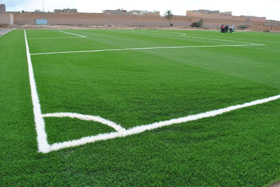 تيزنيت : افتتاح ملعب بين النخيل بمناسبة الذكرى 41 للمسيرة الخضراء تيزنيت : افتتاح ملعب بين النخيل بمناسبة الذكرى 41 للمسيرة الخضراء