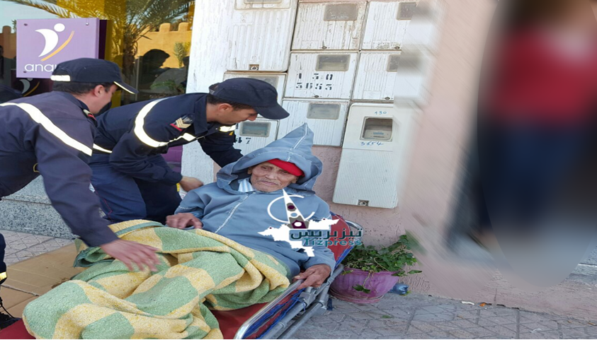 تيزنيت :وكيل الملك يُنقذ عجوزا من التشرد ويستدعي أبنائه تيزنيت :وكيل الملك يُنقذ عجوزا من التشرد ويستدعي أبنائه