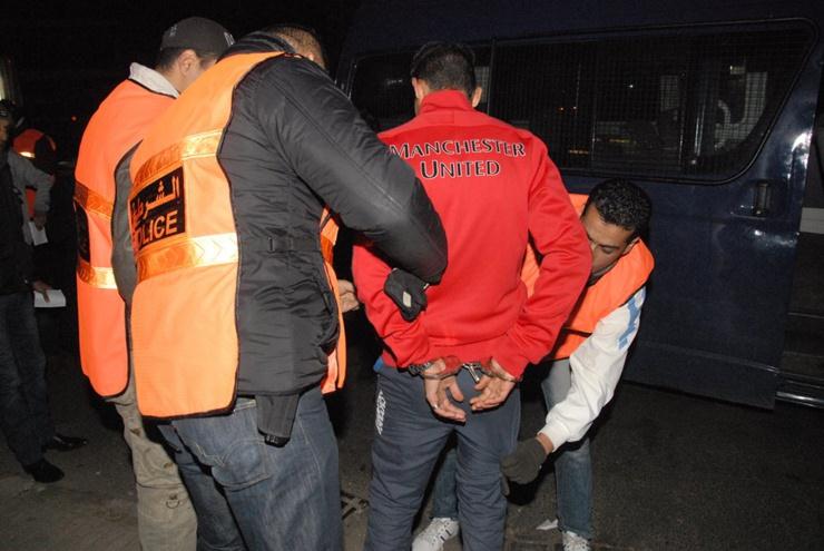 تيزنيت : إعتقال عصابة «أُوﻻد أكادير» التي نفذت عدة سرقات بالمدينة تيزنيت : إعتقال عصابة «أُوﻻد أكادير» التي نفذت عدة سرقات بالمدينة