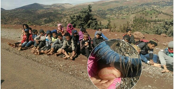 صور صادمة من مسيرة 100 كلم على الأقدام نحو ولاية بني ملال من أجل المطالبة بإحداث مؤسسة إعدادية صور صادمة من مسيرة 100 كلم على الأقدام نحو ولاية بني ملال من أجل المطالبة بإحداث مؤسسة إعدادية