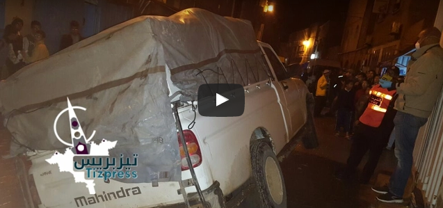 بالفيديو : الأمطار تتسبب في انقلاب مُقاتلة تهريب وسط مدينة تيزنيت وفرار السائق