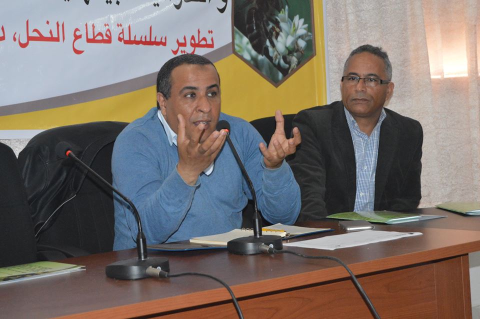 تيزنيت : بالصور..الجمعية الجهوية لمربي النحل بجهة سوس ماسة درعة تنظم لقاء تواصلياً حول تطوير قطاع تربية النحل بمقر الغرفة الفلاحية بتزنيت تيزنيت : بالصور..الجمعية الجهوية لمربي النحل بجهة سوس ماسة درعة تنظم لقاء تواصلياً حول تطوير قطاع تربية النحل بمقر الغرفة الفلاحية بتزنيت