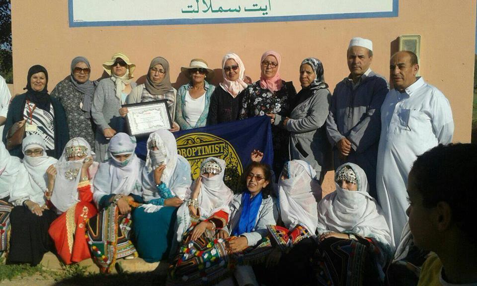 إرسموكن : بالصور ..جمعية أمل ايت سملالت تحتفل مع نساء المنطقة بيومهن العالمي إرسموكن : بالصور ..جمعية أمل ايت سملالت تحتفل مع نساء المنطقة بيومهن العالمي