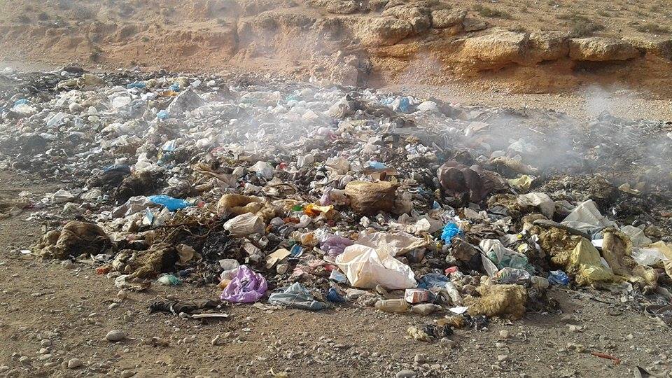 أولاد جرار : مطرح عشوائي يتحول إلى “قنبلة بيئية “على ضفاف واد أدودو..و جمعية حماية البيئة تُطالب رئيس الجماعة بالإسراع في إغلاقه أولاد جرار : مطرح عشوائي يتحول إلى “قنبلة بيئية “على ضفاف واد أدودو..و جمعية حماية البيئة تُطالب رئيس الجماعة بالإسراع في إغلاقه