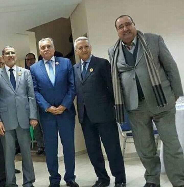 صورة “كوستيم ” إدريس لشكر بأزرار في غير موضعها تزلزل الفايسبوك صورة “كوستيم ” إدريس لشكر بأزرار في غير موضعها تزلزل الفايسبوك