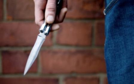 تيزنيت : اعتقال شاب من “أيت الرخاء” اعتدى على تلميذة و سرق هاتفها المحمول تحت التهديد بالسلاح الأبيض تيزنيت : اعتقال شاب من “أيت الرخاء” اعتدى على تلميذة و سرق هاتفها المحمول تحت التهديد بالسلاح الأبيض