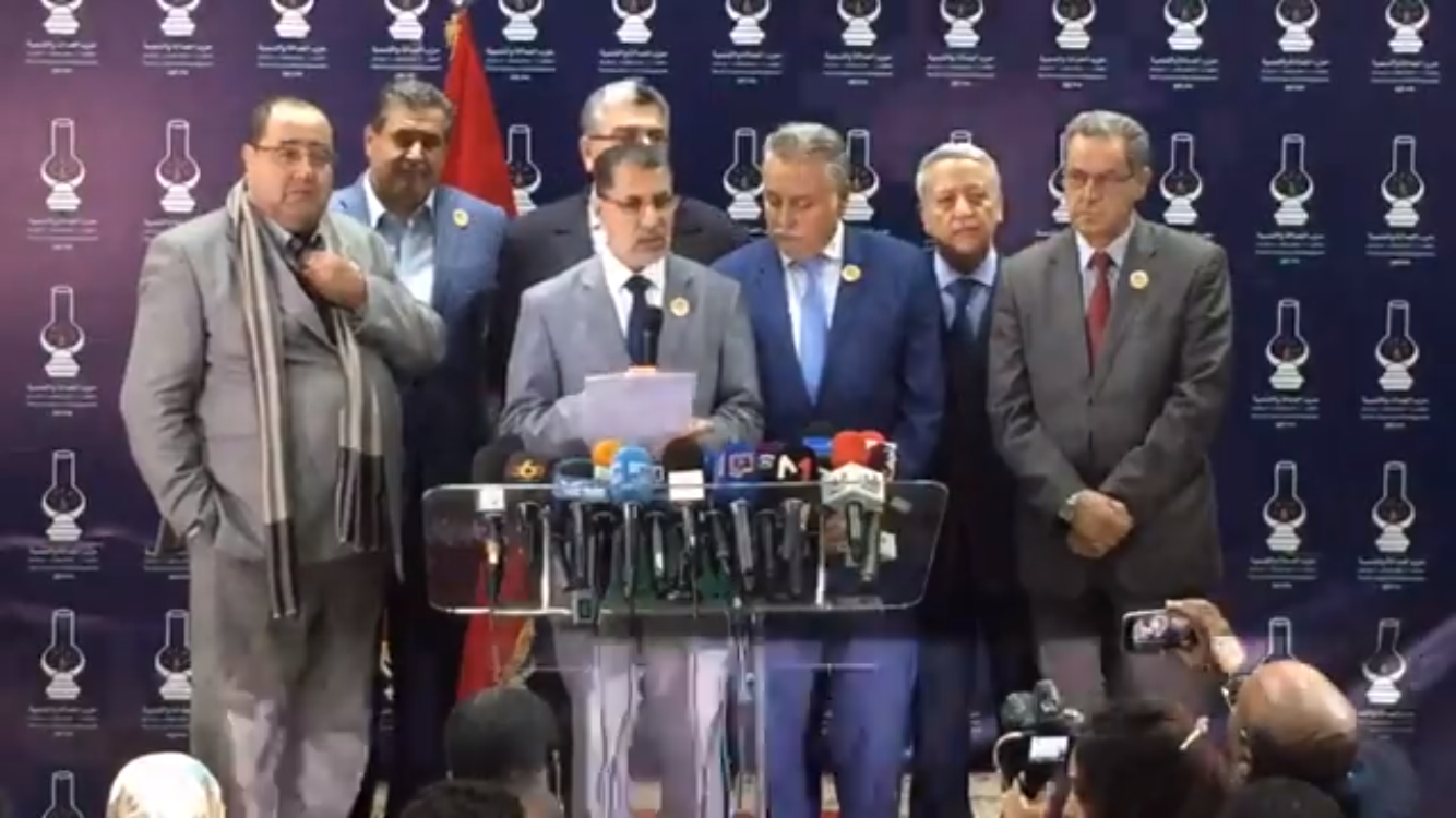 العثماني لمْ تُوكَلْ إليه مهمّة تشكيل الحكومة إلا بعد موافقته على قَبول دخول “حزب الوردة” العثماني لمْ تُوكَلْ إليه مهمّة تشكيل الحكومة إلا بعد موافقته على قَبول دخول “حزب الوردة”