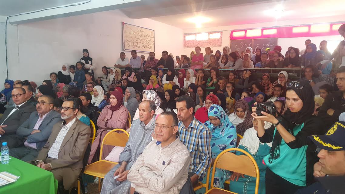 سيدي إفني : الثانوية الإعدادية 30 يونيو تحتفي بتلميذاتها وتلاميذها المتفوقين في الأسدوس الأول للسنة الدراسية الجارية سيدي إفني : الثانوية الإعدادية 30 يونيو تحتفي بتلميذاتها وتلاميذها المتفوقين في الأسدوس الأول للسنة الدراسية الجارية