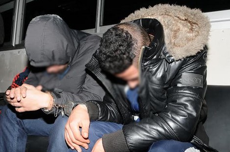 ورزازات : توقيف شخصين للاشتباه في ارتباطهما بشبكة إجرامية وانتحال صفة شرطي ورزازات : توقيف شخصين للاشتباه في ارتباطهما بشبكة إجرامية وانتحال صفة شرطي
