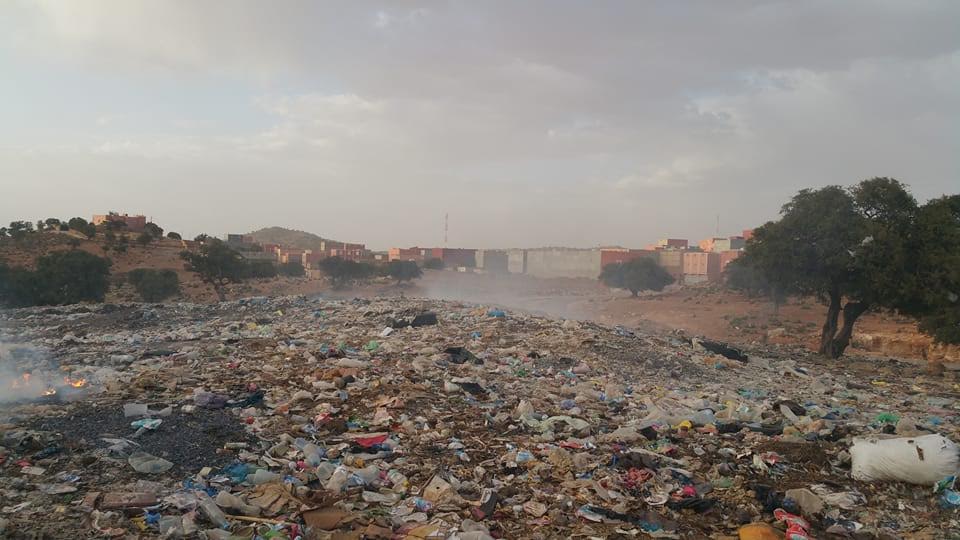 بلدية الأخصاص: الإنسان و الشجر”بحي تفرضين” يستغيثان فهل من مجيب؟ بلدية الأخصاص: الإنسان و الشجر”بحي تفرضين” يستغيثان فهل من مجيب؟