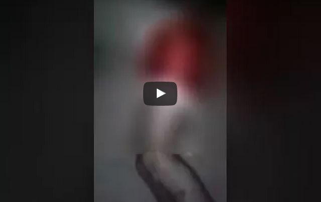 فيديو ..مواطنون “يعرون” إماما ضبط يمارس الجنس مع متزوجة