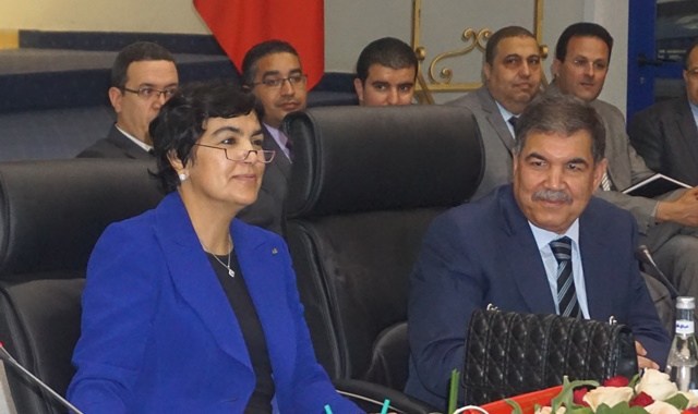 العدوي تستدعي مسؤولين بسبب تعطيل مشاريع ملكية في الأقاليم الجنوبية