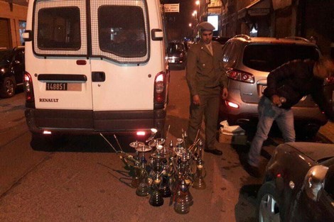 تيزنيت : حملة أمنية لعناصر الشرطة القضائية على مقاهي الشيشة واعتقالات بالعشرات تيزنيت : حملة أمنية لعناصر الشرطة القضائية على مقاهي الشيشة واعتقالات بالعشرات