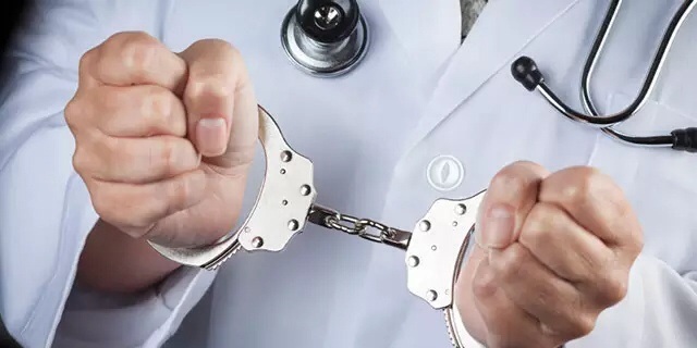 أكادير : “بيرميات” تقود طبيبا إلى المحاكمة