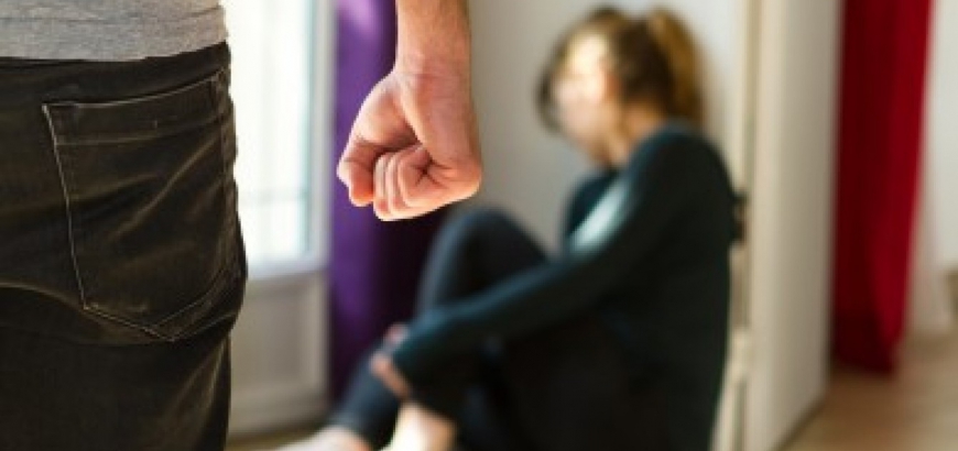 تيزنيت:أستاذ مُتهم بتحريض زوجته على الدعارة من أجل توفير المال !! تيزنيت:أستاذ مُتهم بتحريض زوجته على الدعارة من أجل توفير المال !!