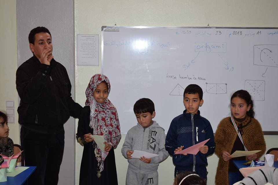 تيزنيت : ورشات تكوينية في فن الأوريغامي