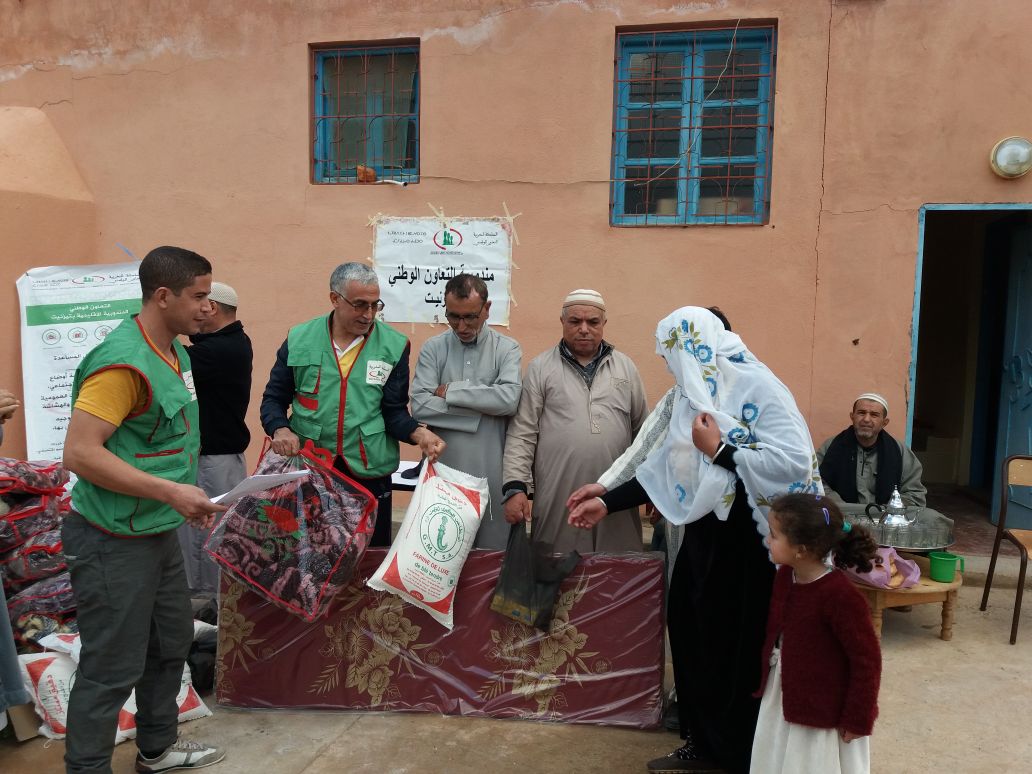 بالصــور : التعاون الوطني بتيزنيت يواصل توزيع المساعدات بمختلف مناطق الإقليم على المعوزين بالصــور : التعاون الوطني بتيزنيت يواصل توزيع المساعدات بمختلف مناطق الإقليم على المعوزين