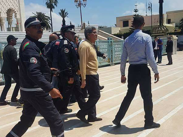 الأمن يوضح حيثيات هجوم شخص على مصلين بـ”سيف” في الرباط
