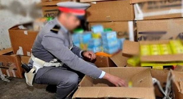 أولاد جرار: درك تزنيت يحجز سلعا مهربة على متن حافلة للنقل الوطني أولاد جرار: درك تزنيت يحجز سلعا مهربة على متن حافلة للنقل الوطني