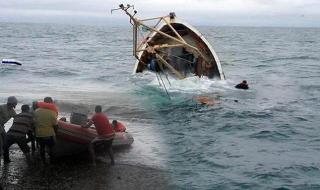 سيدي إفني : تفاصيل جديدة عن فاجعة شاطئ “بومرسال”..القارب سُرق من أكادير ، وكان على مثنه أسرة كـــاملة من 6 أفراد سيدي إفني : تفاصيل جديدة عن فاجعة شاطئ “بومرسال”..القارب سُرق من أكادير ، وكان على مثنه أسرة كـــاملة من 6 أفراد