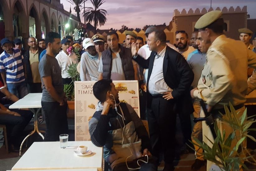تيزنيت :إشعارات الباشا الموجهة الى بعض التجار  وأصحاب المقاهي من ذوي النفوذ  تساوي “والو”بحيث لازالوا يرفضون إخلاء الملك العام