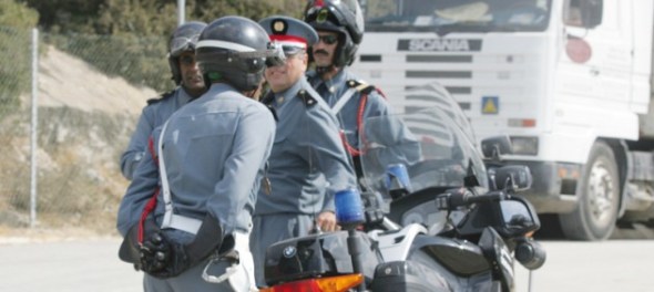 تيزنيت: كوكبة الدراجات النارية للدرك تحجز أطنان من الأسمنت المهرب تيزنيت: كوكبة الدراجات النارية للدرك تحجز أطنان من الأسمنت المهرب