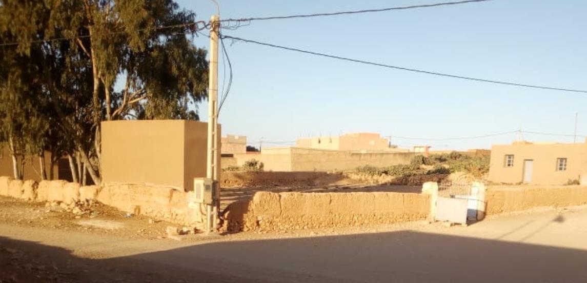 تيزنيت : الوحدة المدرسية ” المرس أولاد عامر” بدون سور واقي ..وتأهيلها طال انتظاره تيزنيت : الوحدة المدرسية ” المرس أولاد عامر” بدون سور واقي ..وتأهيلها طال انتظاره