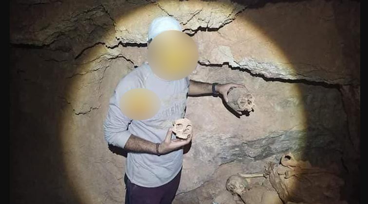 تارودانت : العثور داخل مغارة على هيكل عظمي مكبل اليدين و عشرات الجماجم ! تارودانت : العثور داخل مغارة على هيكل عظمي مكبل اليدين و عشرات الجماجم !