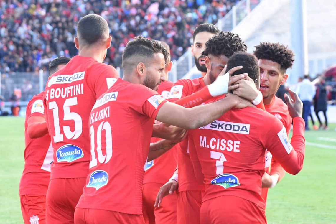 الحسنية يعود بفوز ثمين من قلب الجزائر الحسنية يعود بفوز ثمين من قلب الجزائر