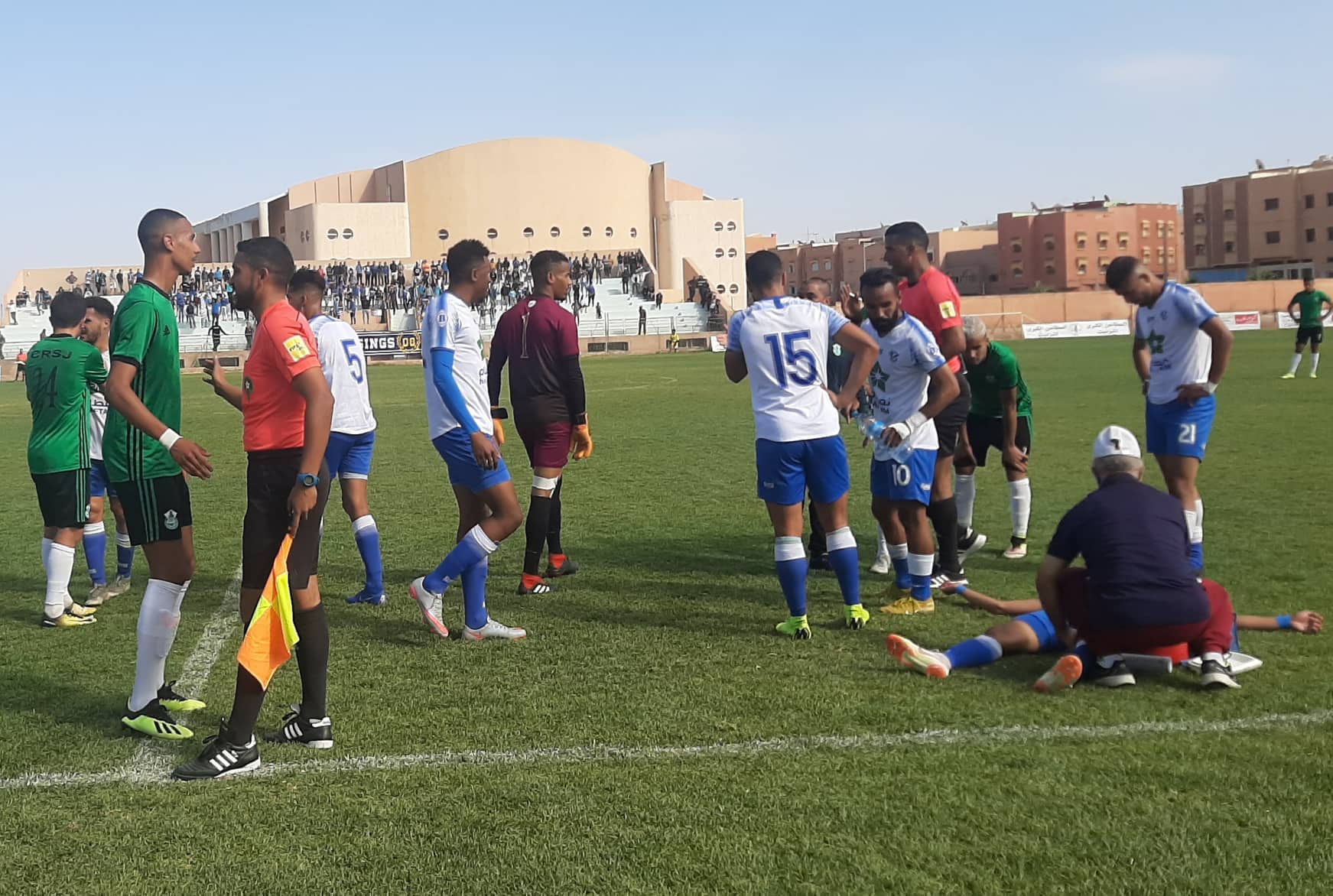 في مباراة مثيرة .. أمل تيزنيت يتعثر بميدانه ويتراجع إلى المركز الثاني في مباراة مثيرة .. أمل تيزنيت يتعثر بميدانه ويتراجع إلى المركز الثاني