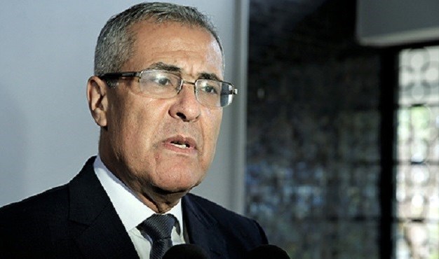 وزير العدل يتعرض لكسر في ذراعه