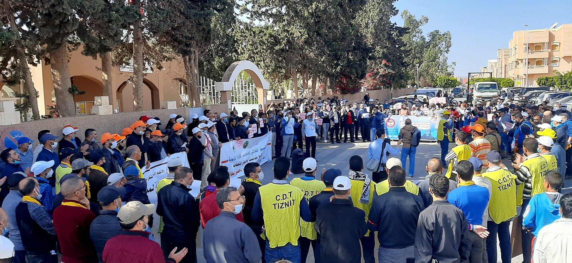تيزنيت :يوم الغضب .. نقابات و تنسيقيات في وقفة احتجاجية ضد “ التنكيل” بنساء ورجال التعليم ( فيديو ) تيزنيت :يوم الغضب .. نقابات و تنسيقيات في وقفة احتجاجية ضد “ التنكيل” بنساء ورجال التعليم ( فيديو )