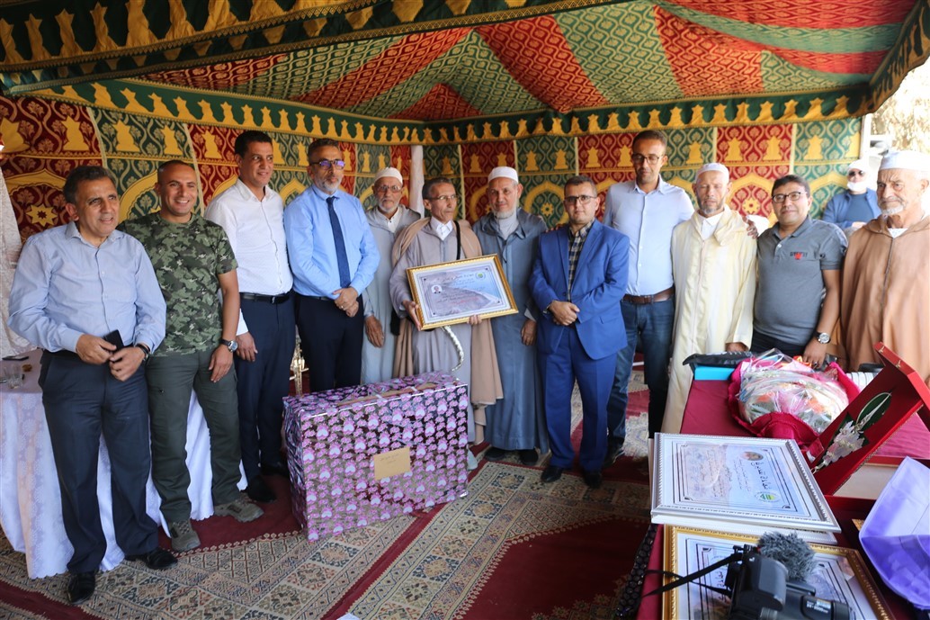 بالصّور ..تكريم ” حسن شويض ” الرئيس السابق لجماعة أربعاء رسموكة بالصّور ..تكريم ” حسن شويض ” الرئيس السابق لجماعة أربعاء رسموكة