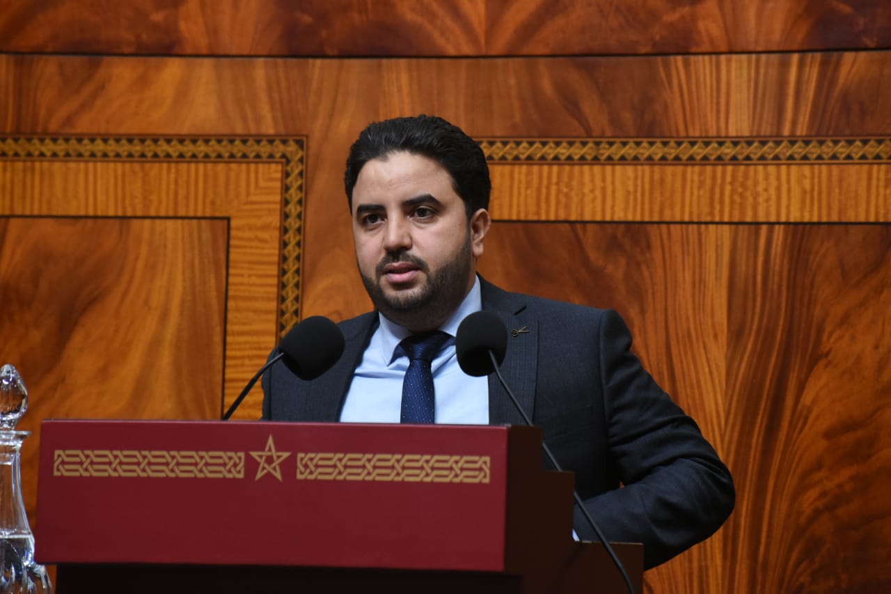 برلماني من الأغلبية يعيد تحذير الحكومة من طريقة تدبير قطاع المحروقات و يدعو لإستغلال خزانات لاسامير و تسقيف الأثمنة برلماني من الأغلبية يعيد تحذير الحكومة من طريقة تدبير قطاع المحروقات و يدعو لإستغلال خزانات لاسامير و تسقيف الأثمنة