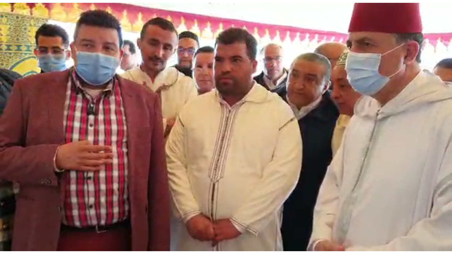 تيزنيت : منها مشاريع لفك العزلة …عامل الإقليم يدشن و يتفقد مشاريع تنموية بتافراوت المولود ( فيديو ) تيزنيت : منها مشاريع لفك العزلة …عامل الإقليم يدشن و يتفقد مشاريع تنموية بتافراوت المولود ( فيديو )