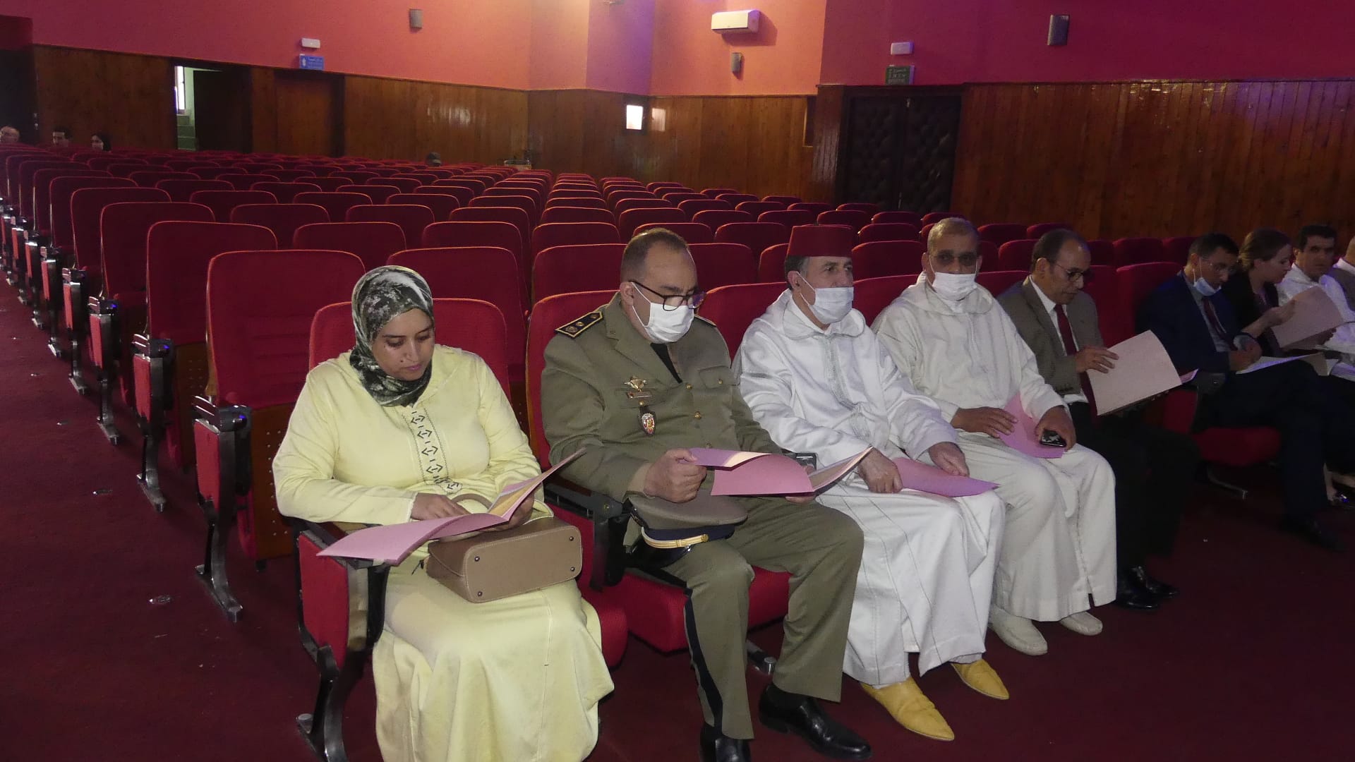تيزنيت : من المسؤول عن غياب الجمهور عن الفعاليات الفكرية و الثقافية و الفنية و الوطنية بالمدينة؟ تيزنيت : من المسؤول عن غياب الجمهور عن الفعاليات الفكرية و الثقافية و الفنية و الوطنية بالمدينة؟