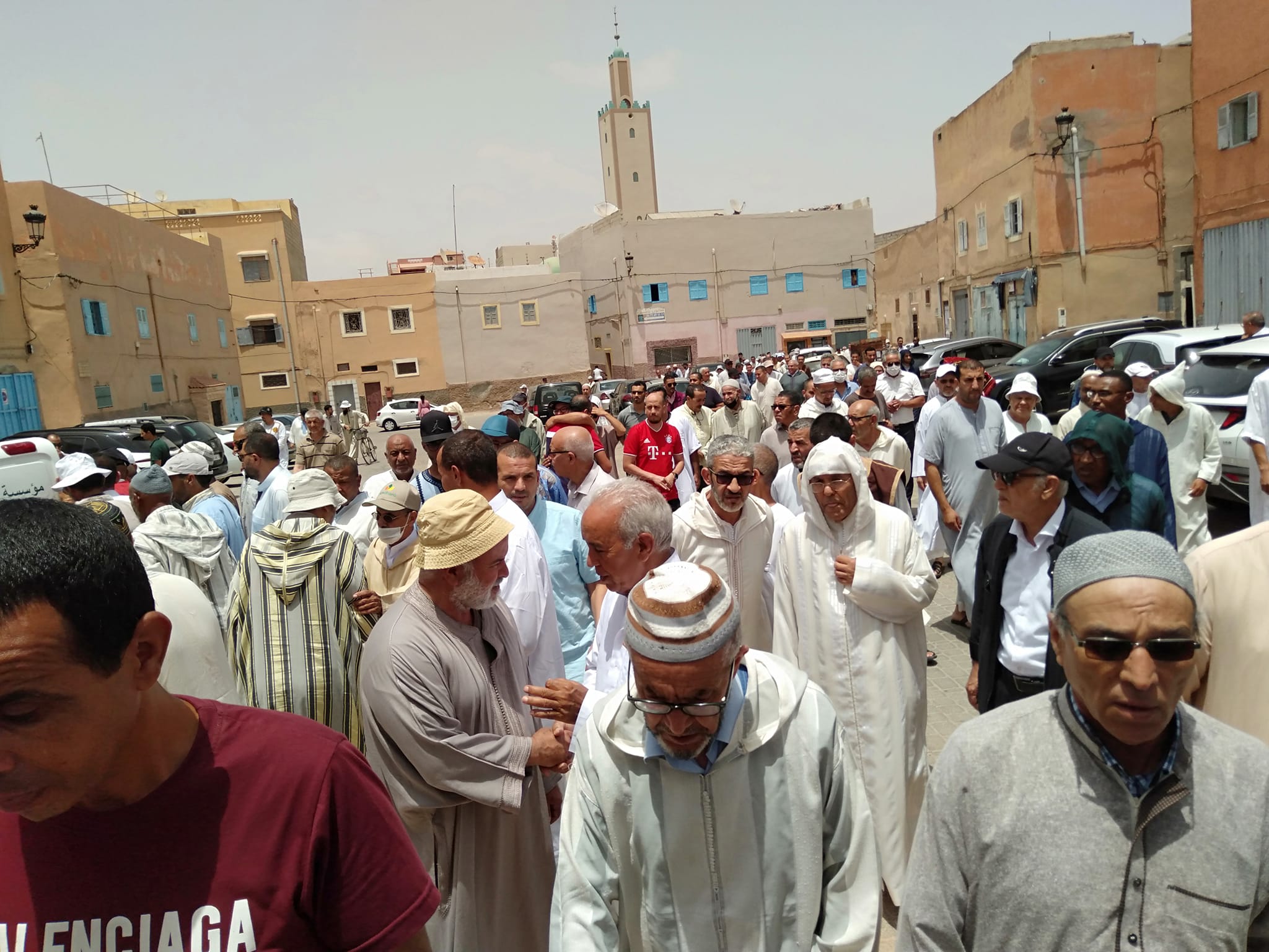 تيزنيت : جنازة مهيبة لوالدة الأستاذ النقيب عبد اللطيف أعمو ( صور ) تيزنيت : جنازة مهيبة لوالدة الأستاذ النقيب عبد اللطيف أعمو ( صور )