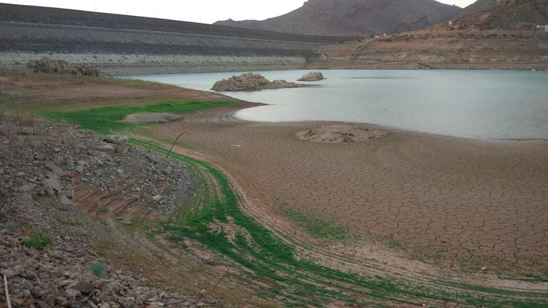 بلاغ وزاري: المغرب يعيش حالة طوارئ مائية وكل قطرة مهمة للغاية بلاغ وزاري: المغرب يعيش حالة طوارئ مائية وكل قطرة مهمة للغاية