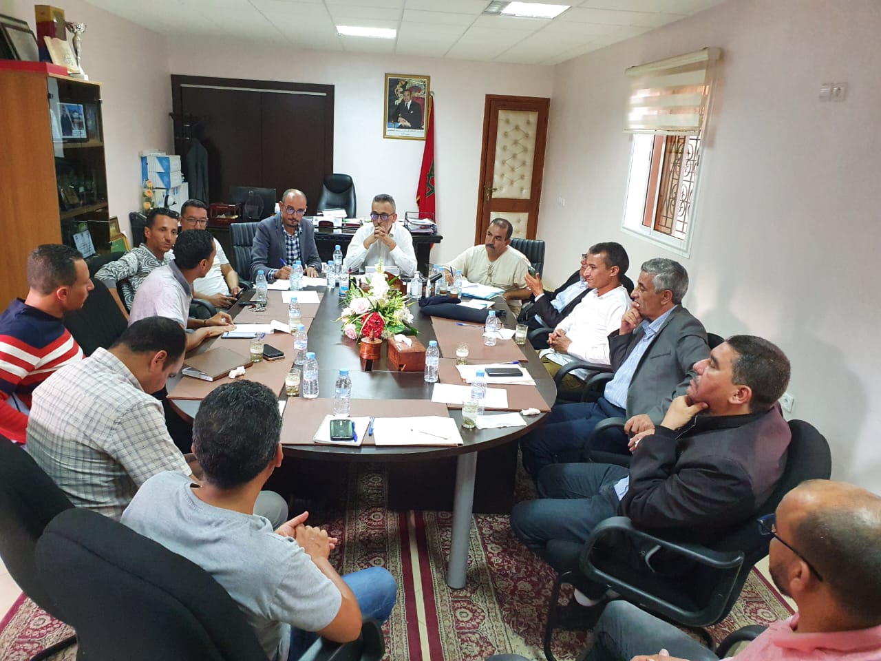 تيزنيت: الجماعة تعقد لقاء تشاوريا مع الجسم الصحافي و الاعلامي في إطار إعداد برنامج عمل الجماعة تيزنيت: الجماعة تعقد لقاء تشاوريا مع الجسم الصحافي و الاعلامي في إطار إعداد برنامج عمل الجماعة