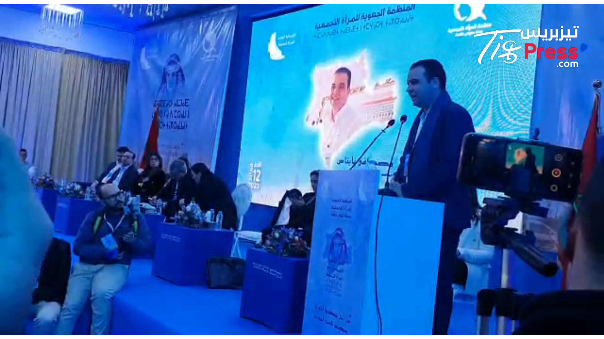 بايتاس : الحكومة “ماعْنْدْها زْهْرْ “..و أثمنة الطماطم أواكبها يوميا قبل الفجر ( فيديو ) بايتاس : الحكومة “ماعْنْدْها زْهْرْ “..و أثمنة الطماطم أواكبها يوميا قبل الفجر ( فيديو )