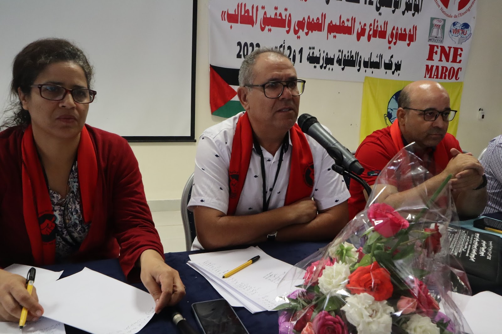 رفاق ” غميمط ” يتشبتون بأحقيتهم في الحضور في أي اجتماع يناقش قضايا نساء ورجال التعليم، و بالتعبير بكل حرية عن مواقفهم من المخططات التي يتم تنزيلها بالقطاع رفاق ” غميمط ” يتشبتون بأحقيتهم في الحضور في أي اجتماع يناقش قضايا نساء ورجال التعليم، و بالتعبير بكل حرية عن مواقفهم من المخططات التي يتم تنزيلها بالقطاع