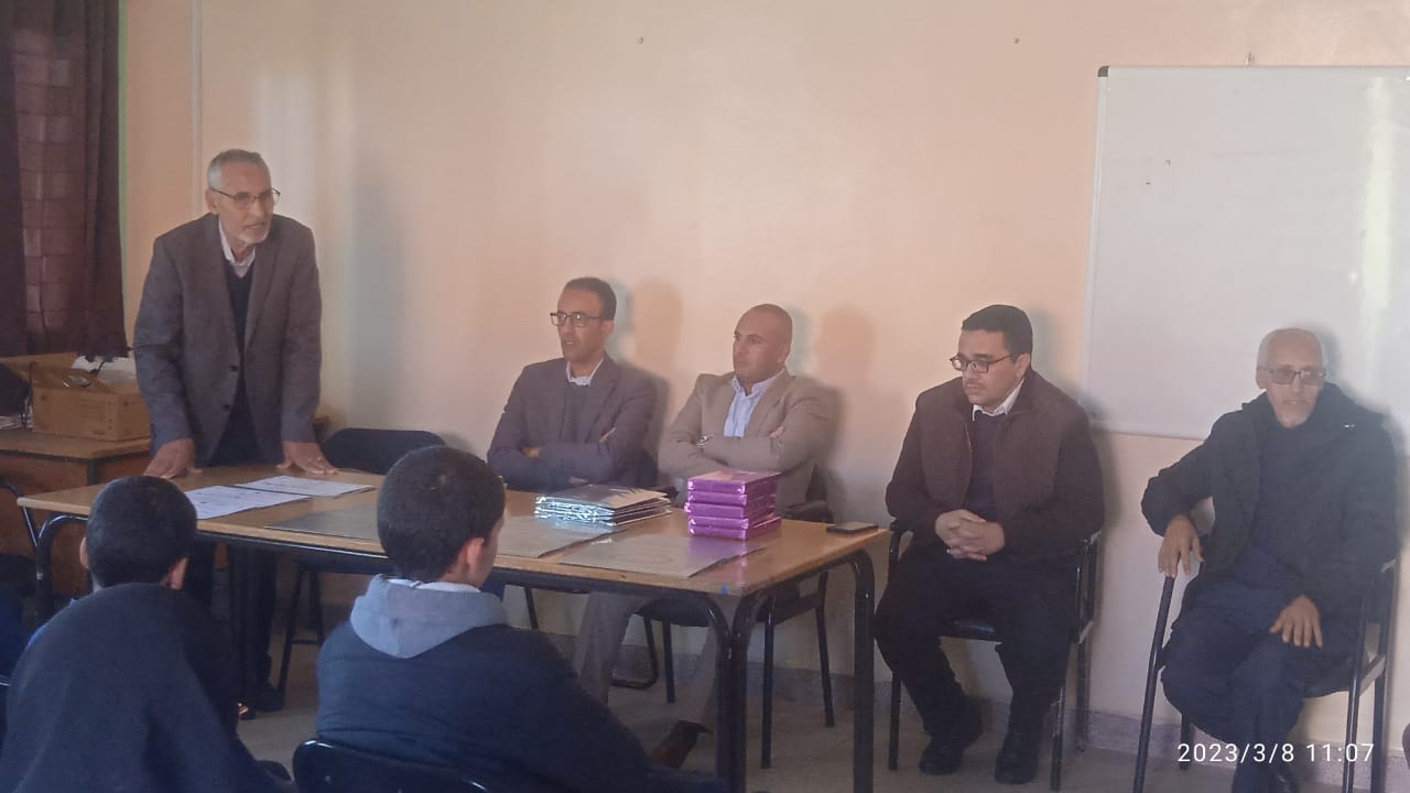 بالصور : الثانوية الإعدادية رسموكة تنظم أبوابها المفتوحة و تحتفي بمتفوقيها بالصور : الثانوية الإعدادية رسموكة تنظم أبوابها المفتوحة و تحتفي بمتفوقيها